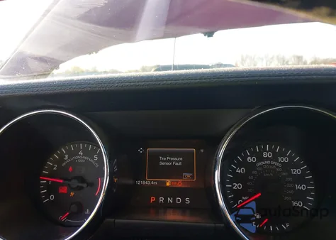 2016 Ford Mustang V6 из США, поврежденный, VIN 1FA6P8AM2G5296065